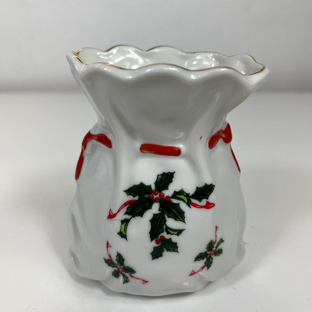 Vintage Lefton Hand Painted‎ Christmas Holly Vase 03728 Bag Shaped 4 Inch Tall